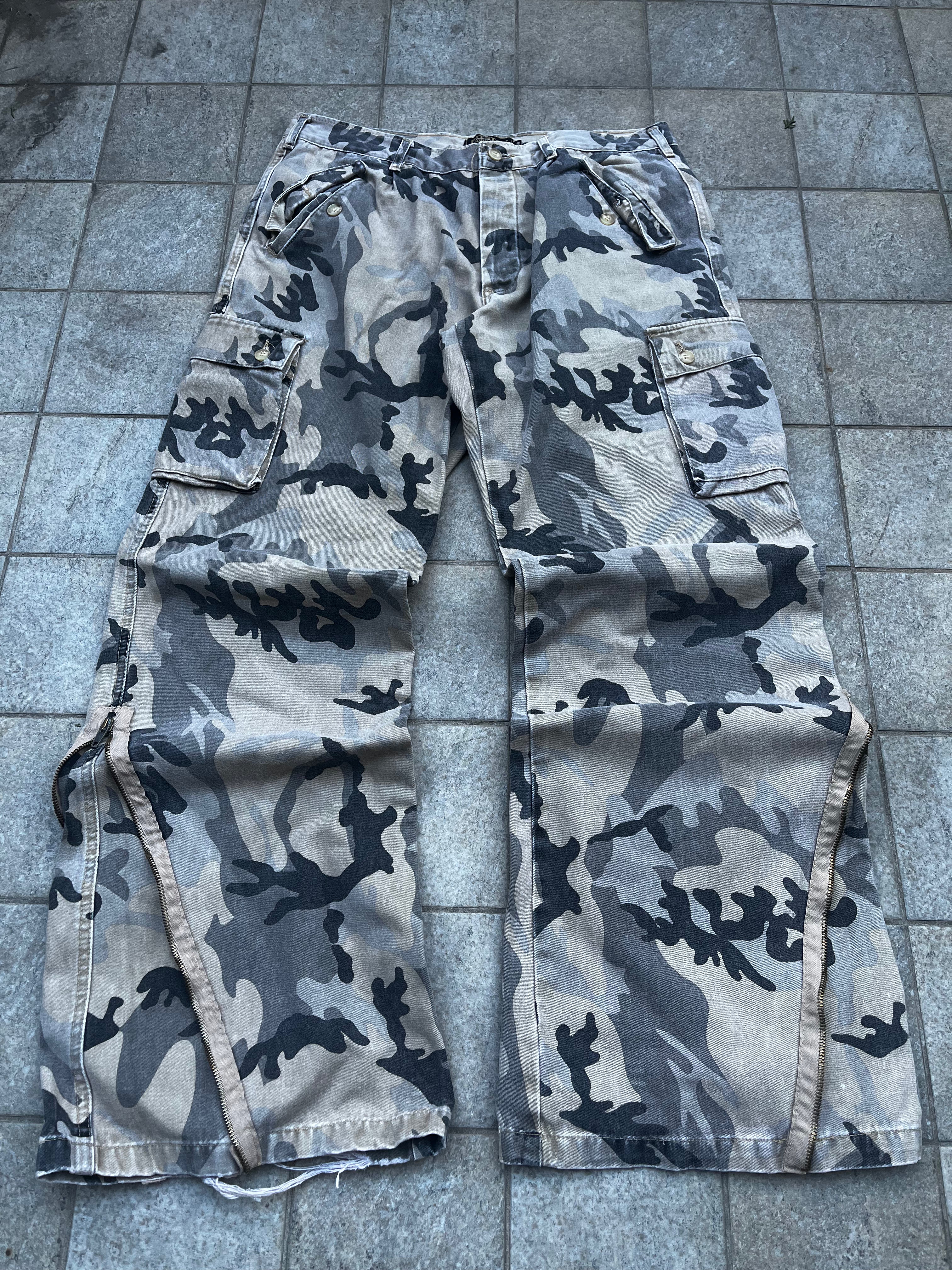 Super Flared camo Cargo Jeans