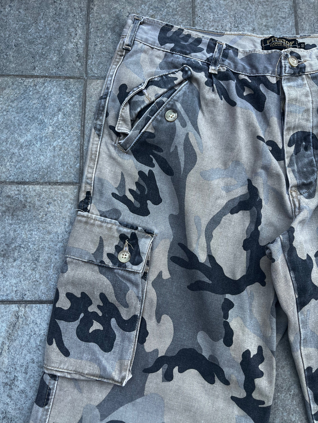 Super Flared camo Cargo Jeans