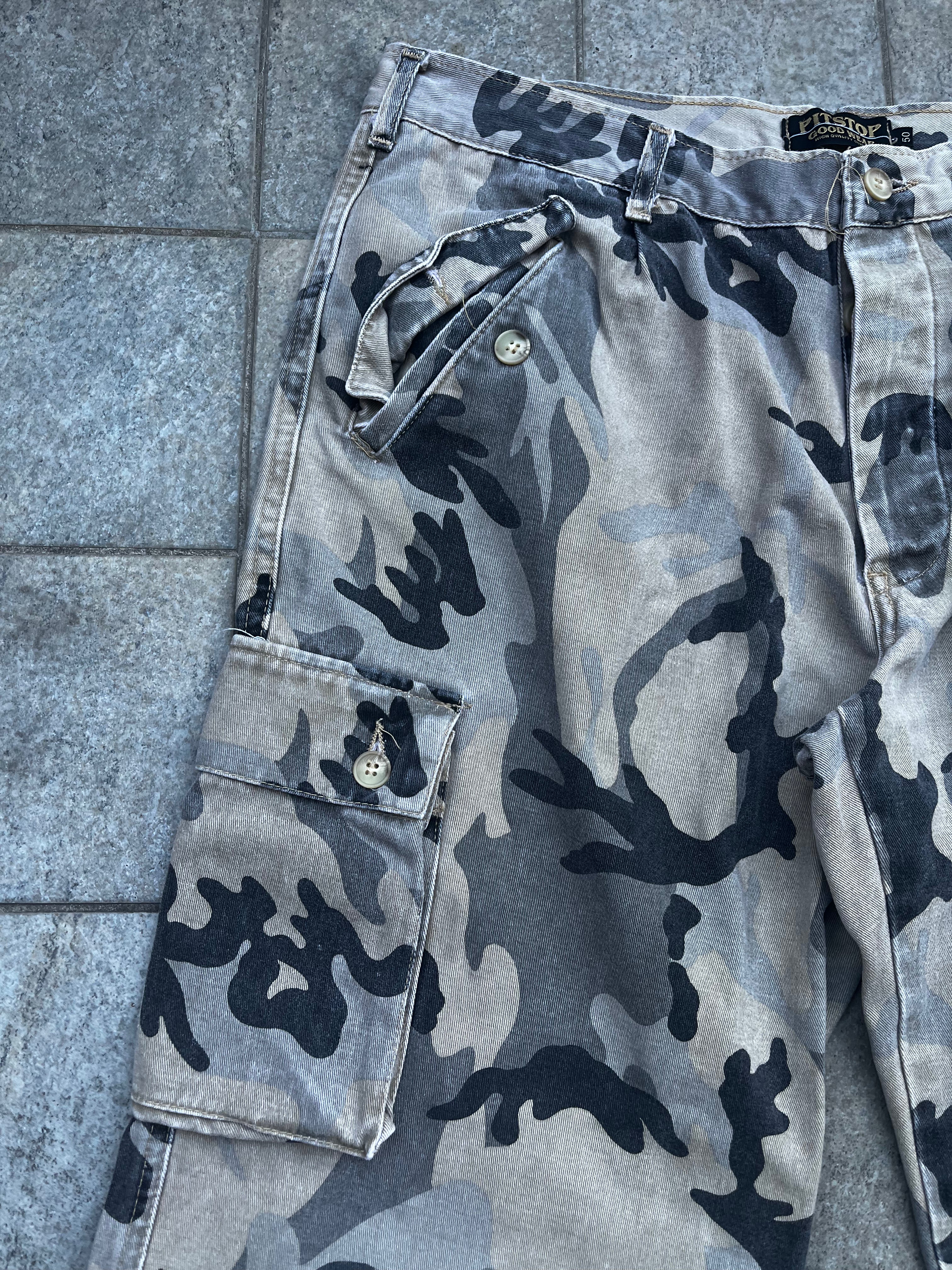 Super Flared camo Cargo Jeans