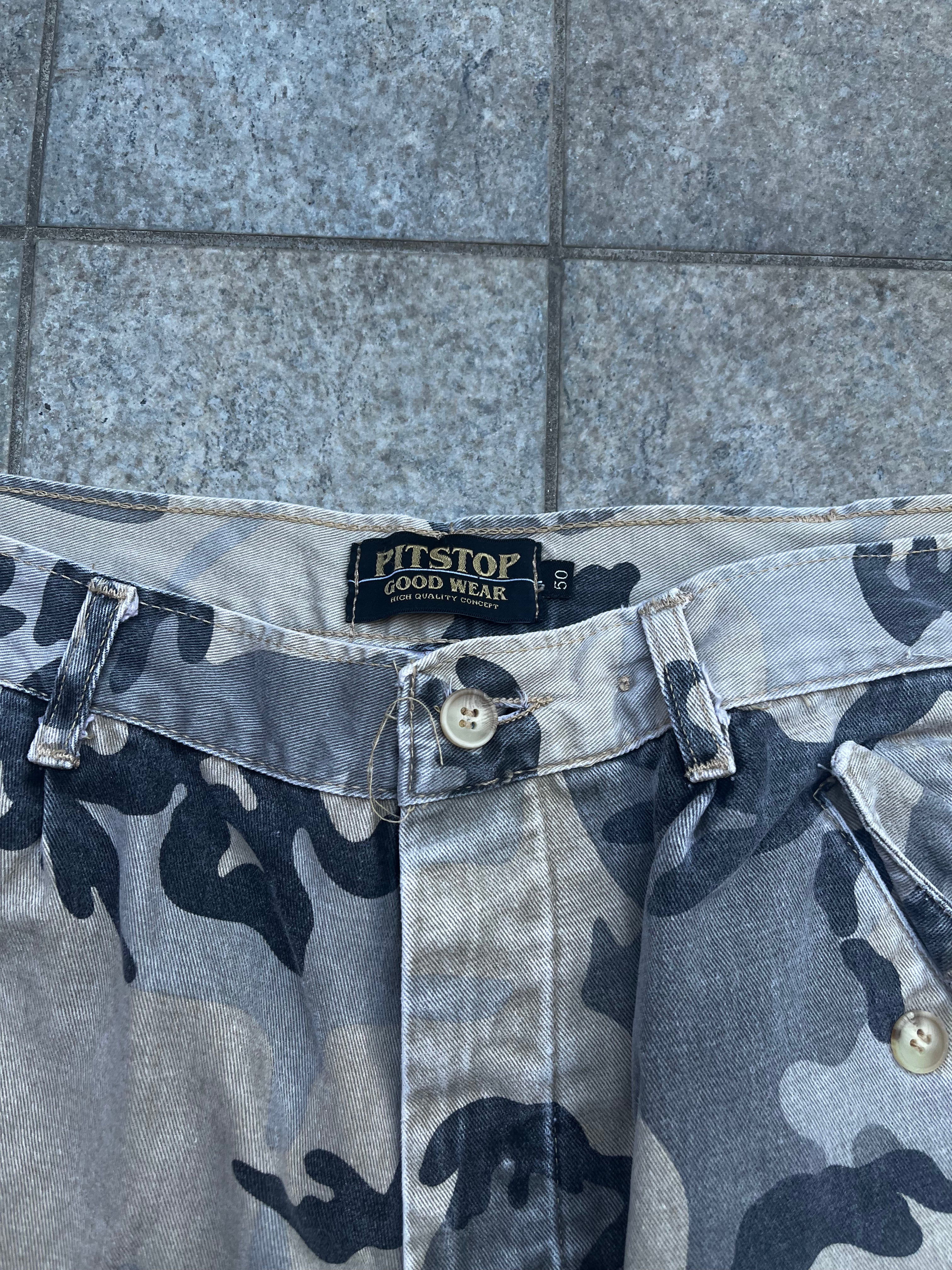 Super Flared camo Cargo Jeans