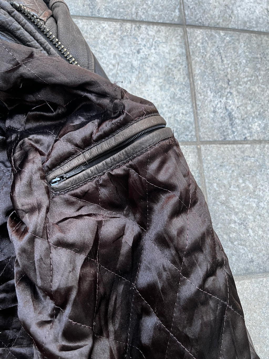 Vintagee Guess 1981 Embroidered Leather bomber Jacket