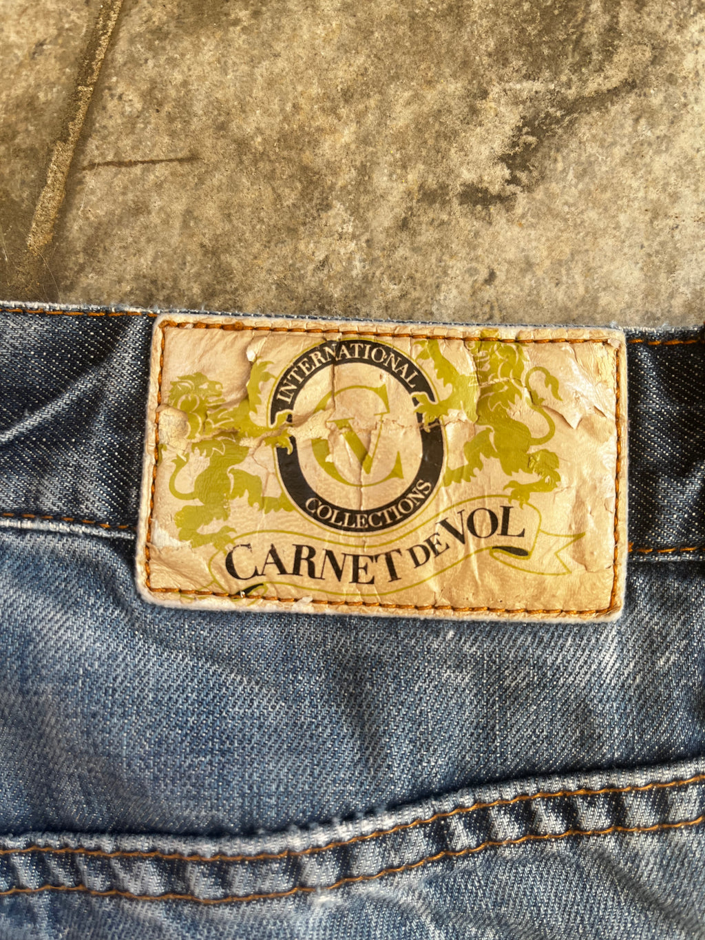 Baggy embroidered Jeans