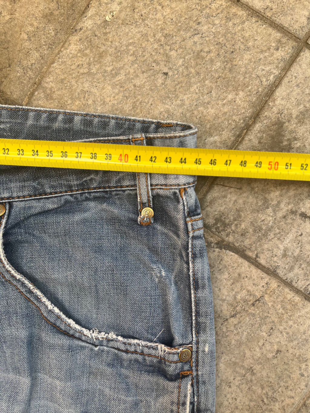 Baggy embroidered Jeans